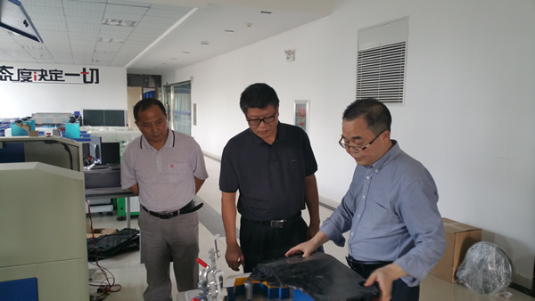 省侨联主席谭作刚调研金沙集团888881光电
