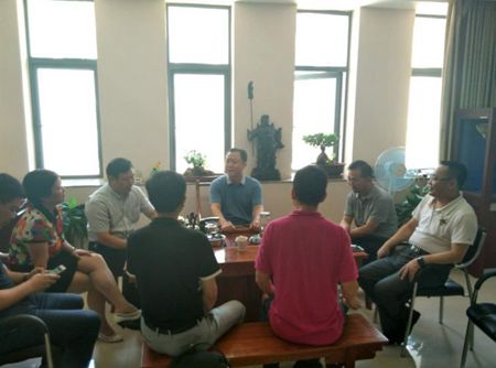 嘉兴湖北商会执行会长王洪成到访金沙集团888881光电